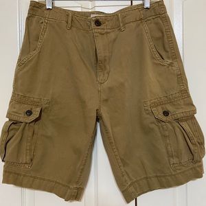 Arizona cargo shorts. Size 33. Darker Khaki color